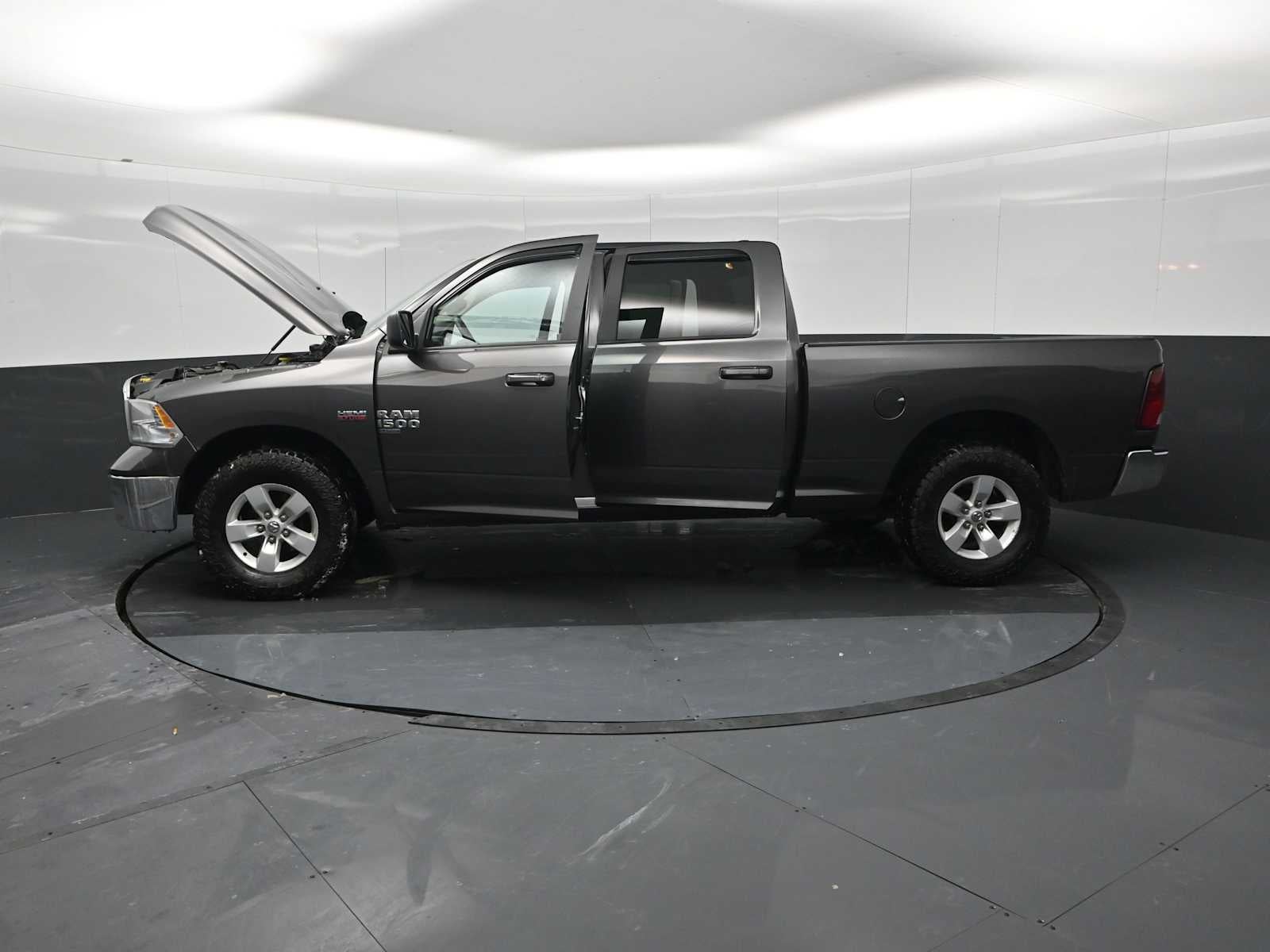 2021 RAM 1500 Classic SLT