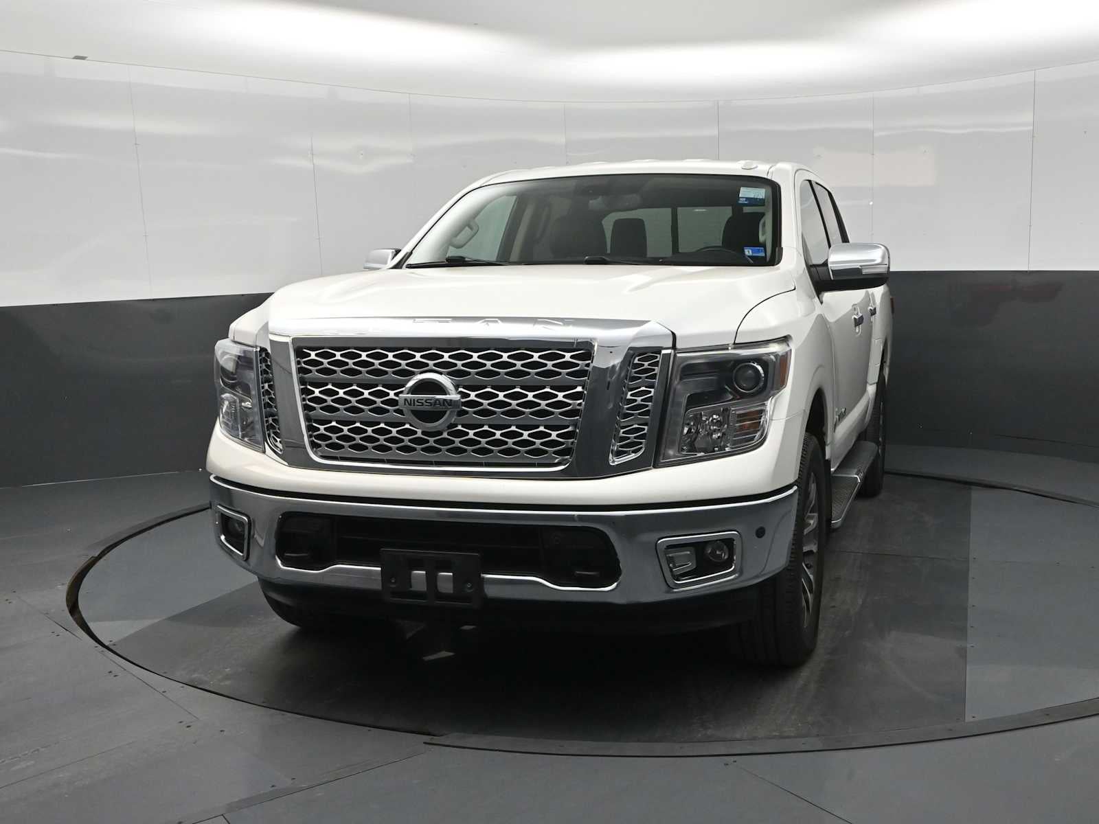 2019 Nissan Titan SL