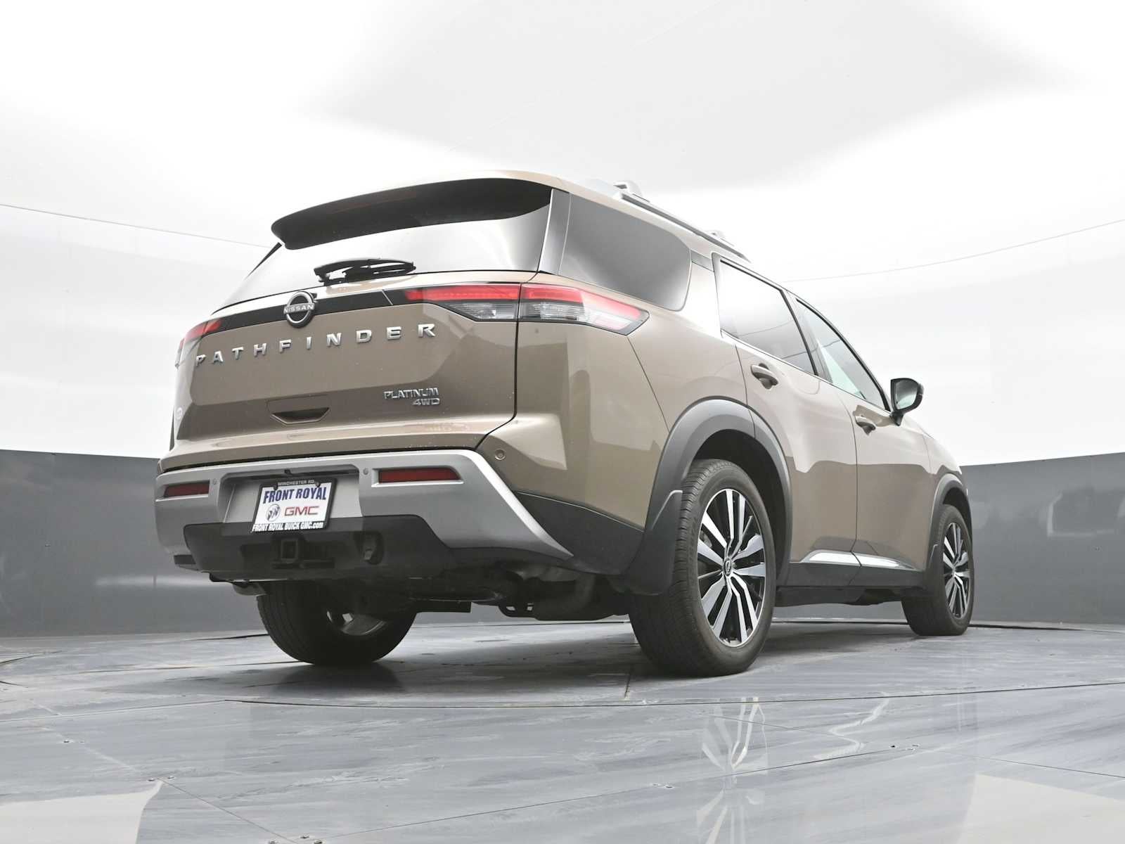 2023 Nissan Pathfinder Platinum