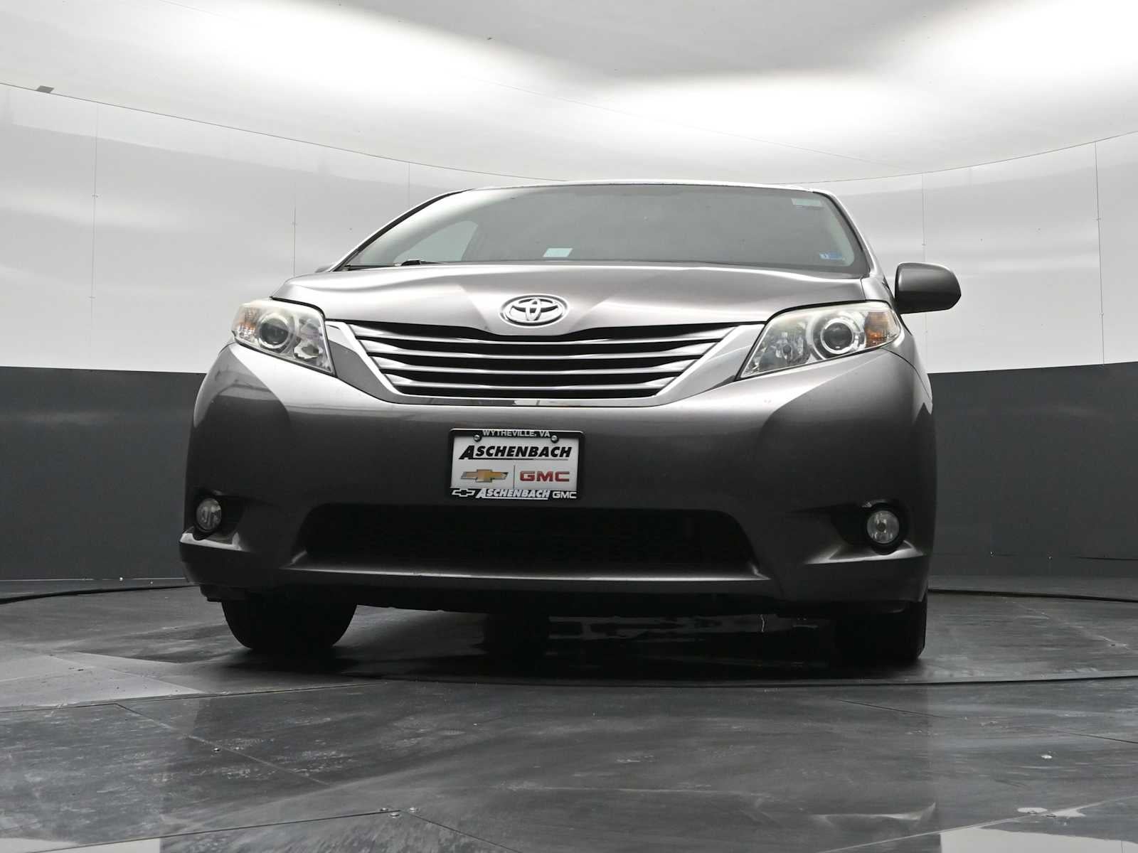 2015 Toyota Sienna XLE