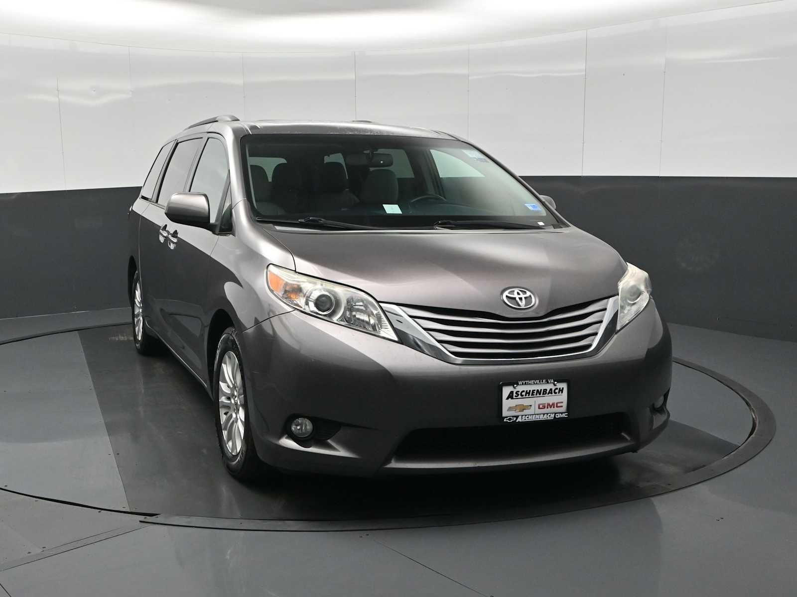 2015 Toyota Sienna XLE