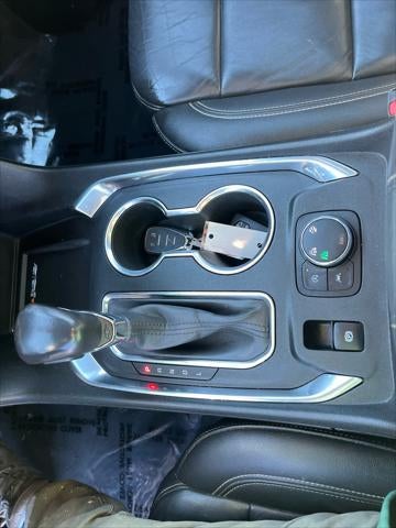 2022 Chevrolet Traverse AWD LT Leather