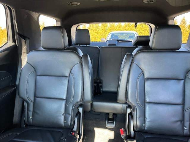 2022 Chevrolet Traverse AWD LT Leather