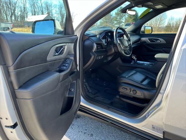 2022 Chevrolet Traverse AWD LT Leather