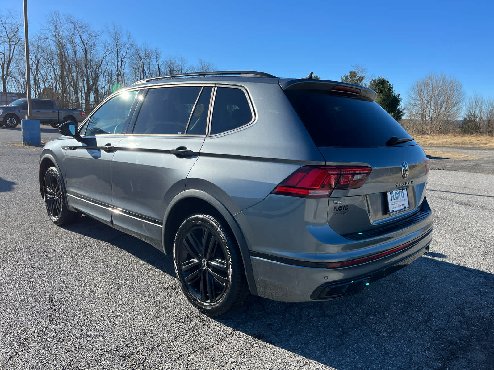 2022 Volkswagen Tiguan 2.0T SE R-Line Black