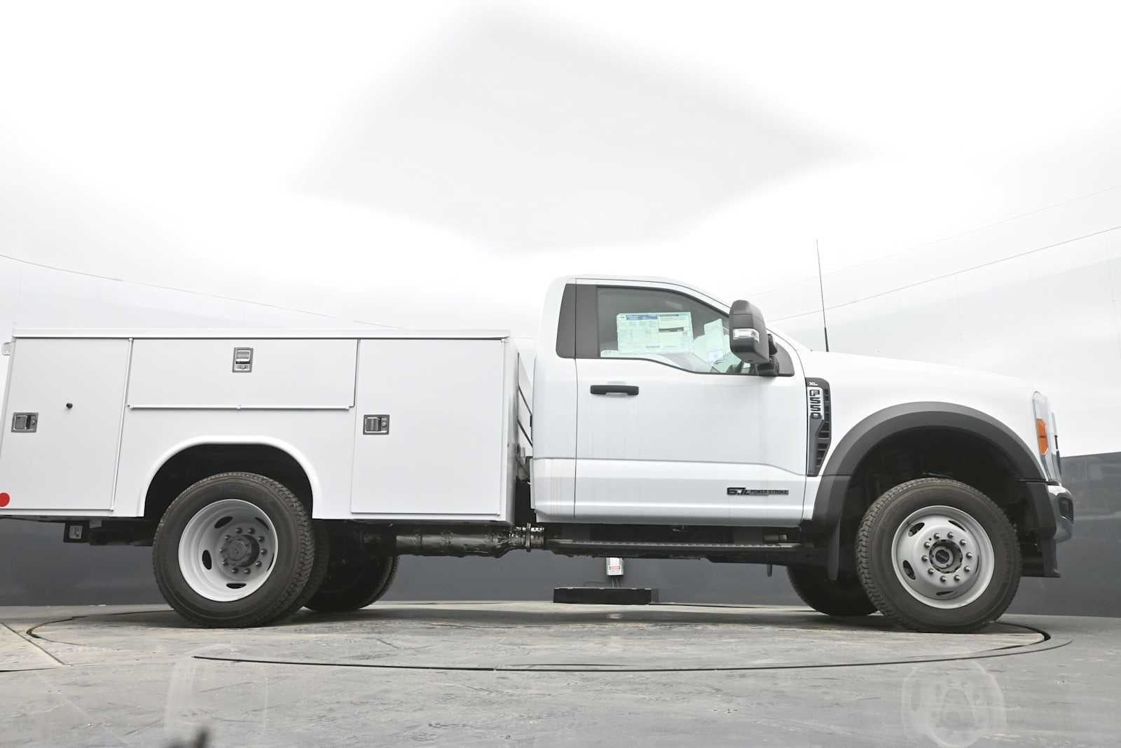 2023 Ford Super Duty F-550 DRW XL