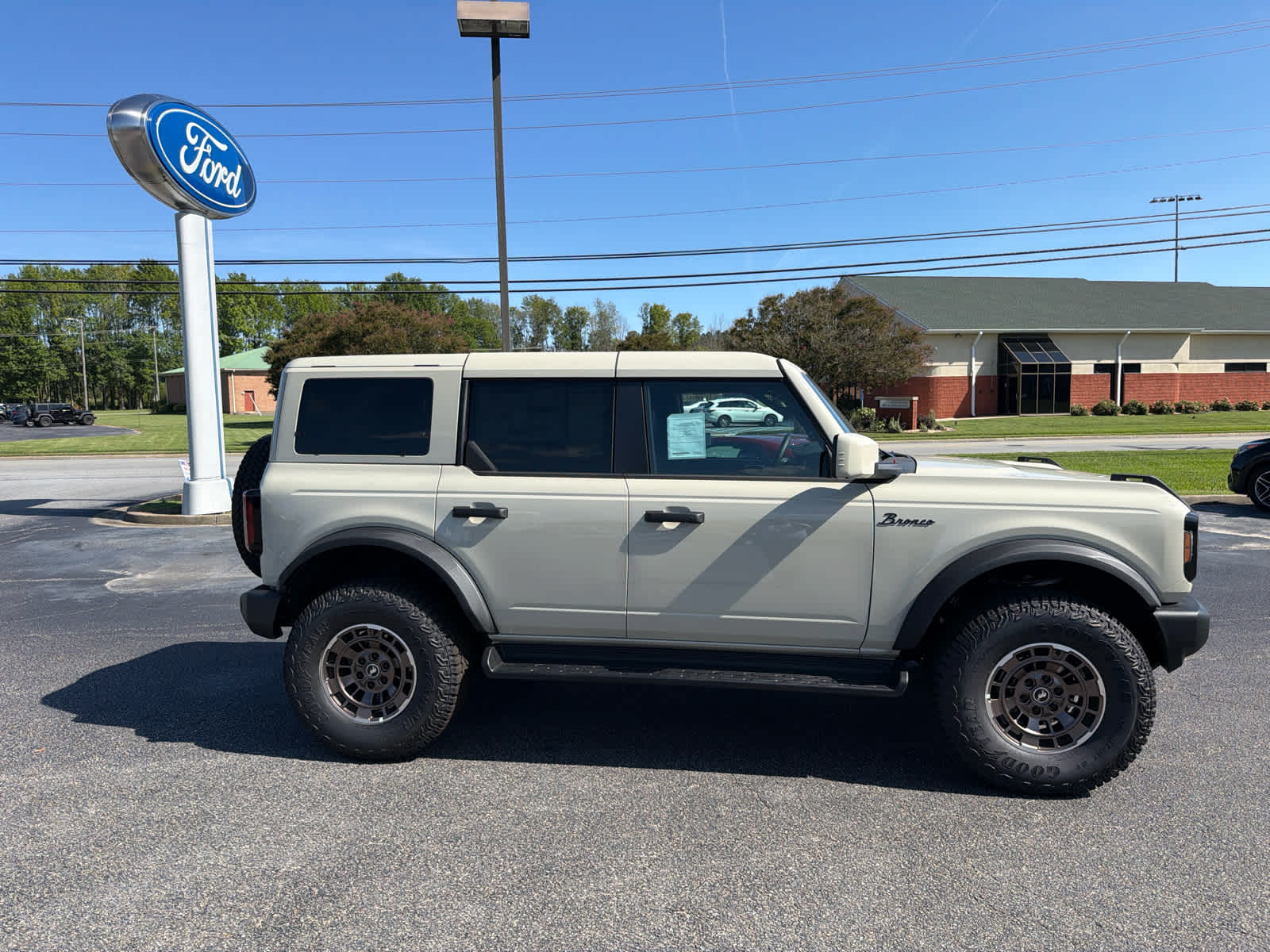 2026 Ford Bronco Outer Banks