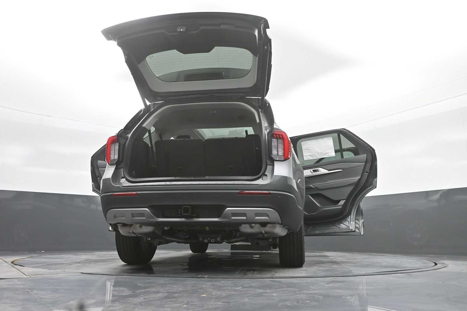 2026 Ford Explorer Active w/100A Pkg