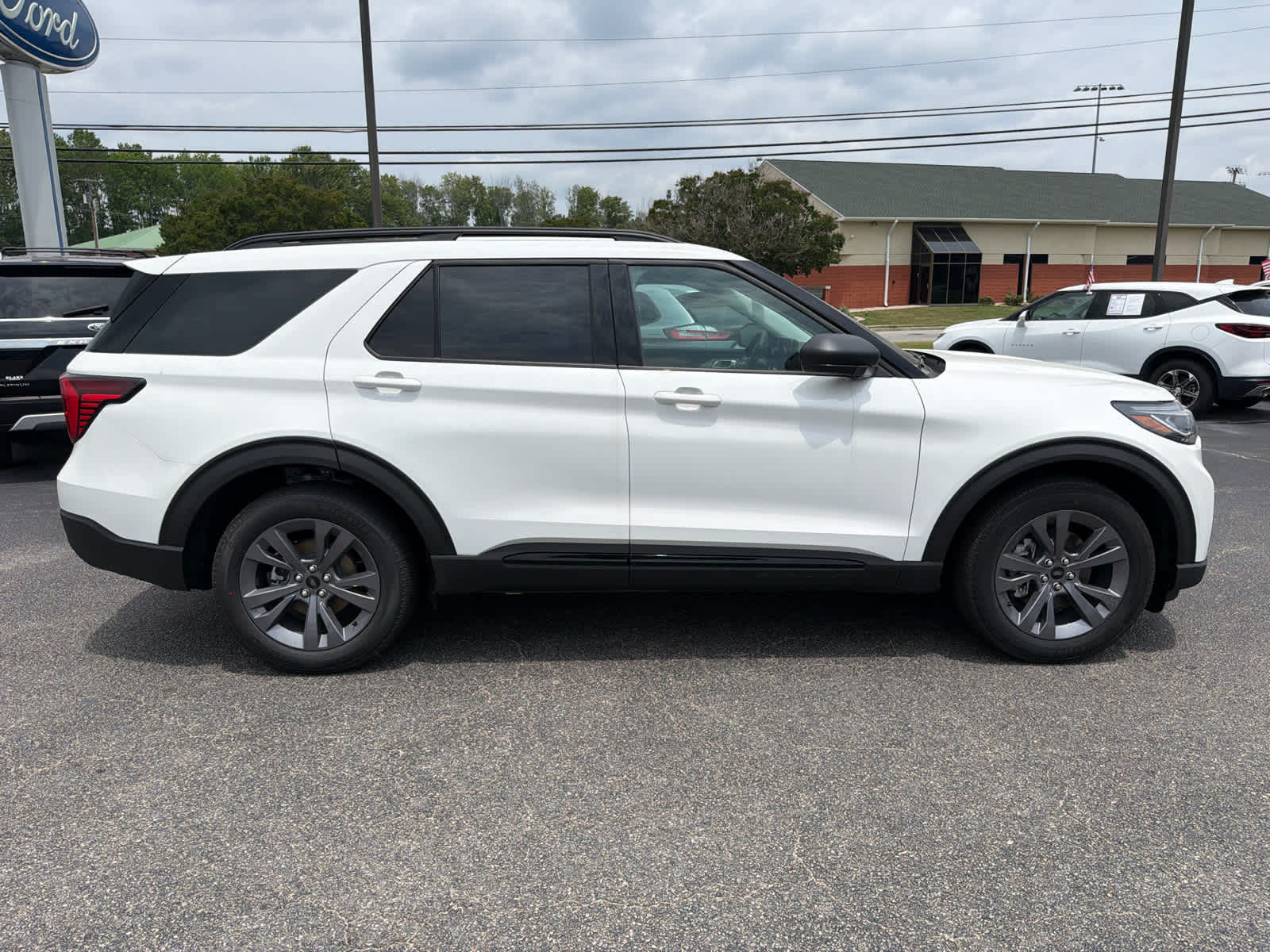 2026 Ford Explorer Active w/200A Pkg