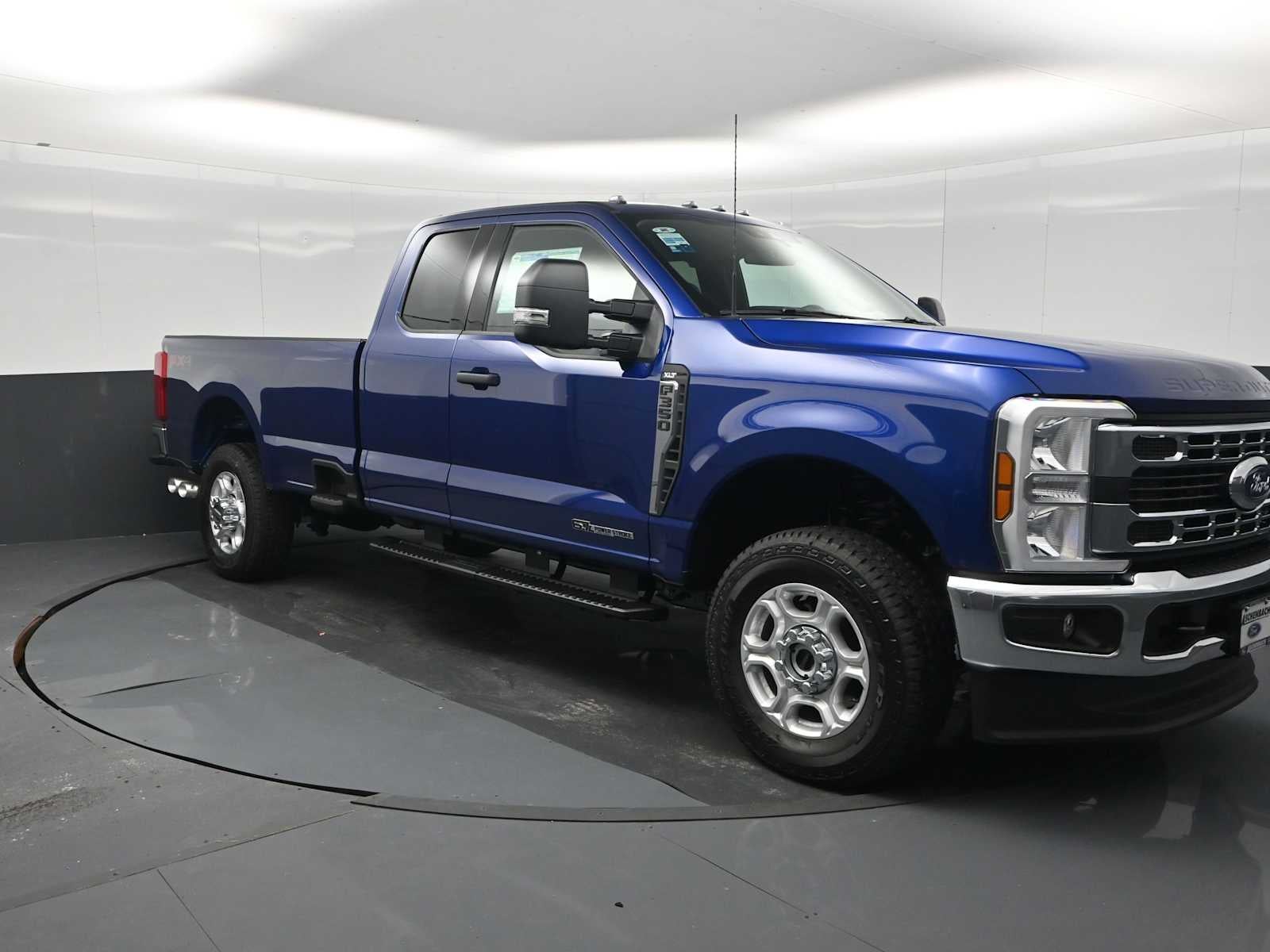 2026 Ford Super Duty F-350 SRW XLT