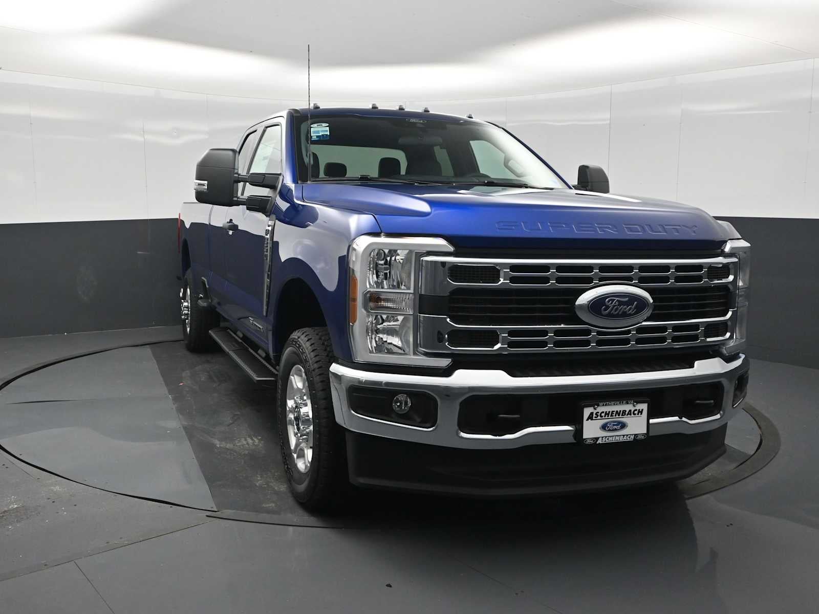 2026 Ford Super Duty F-350 SRW XLT