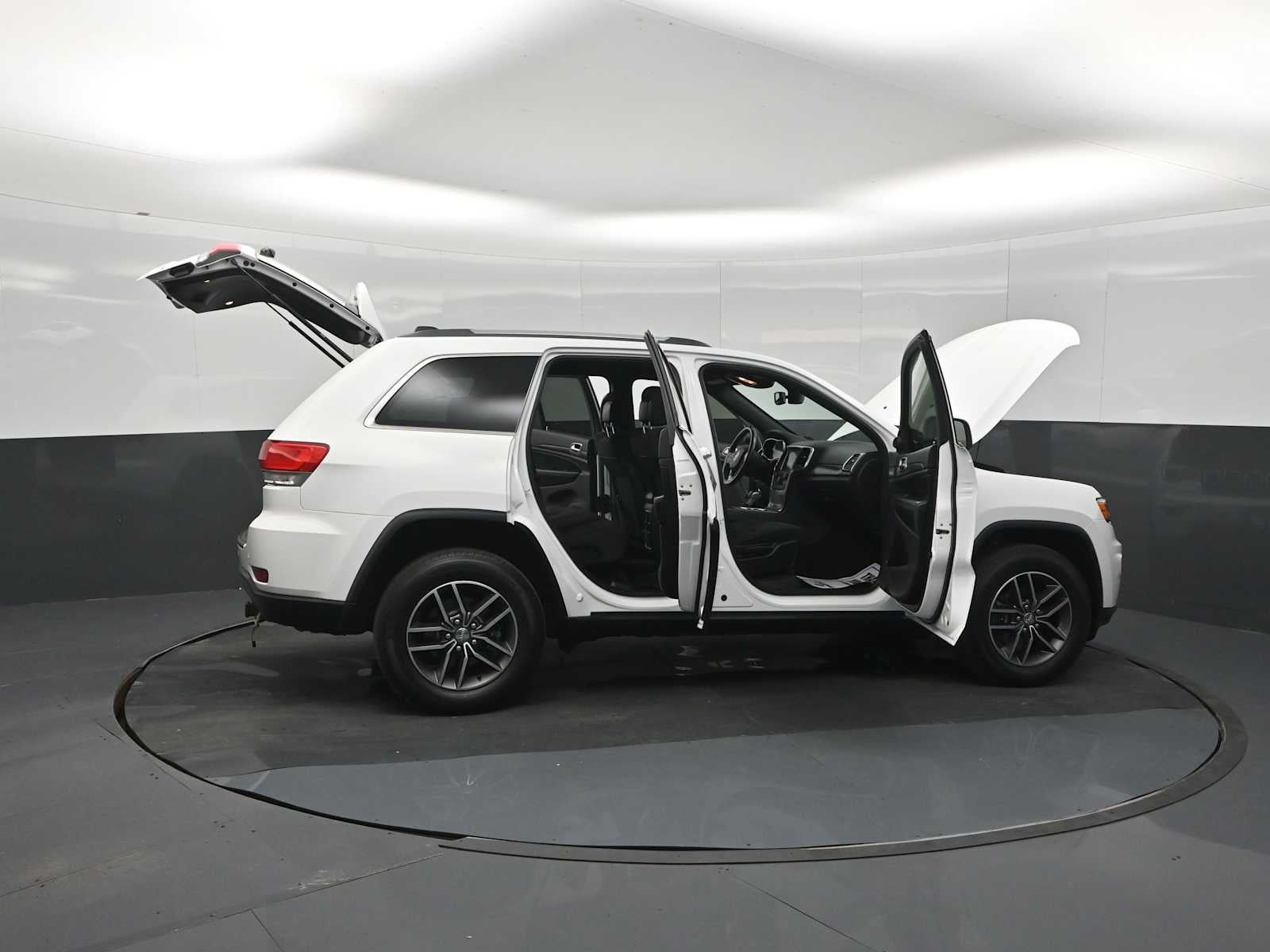 2018 Jeep Grand Cherokee Laredo E