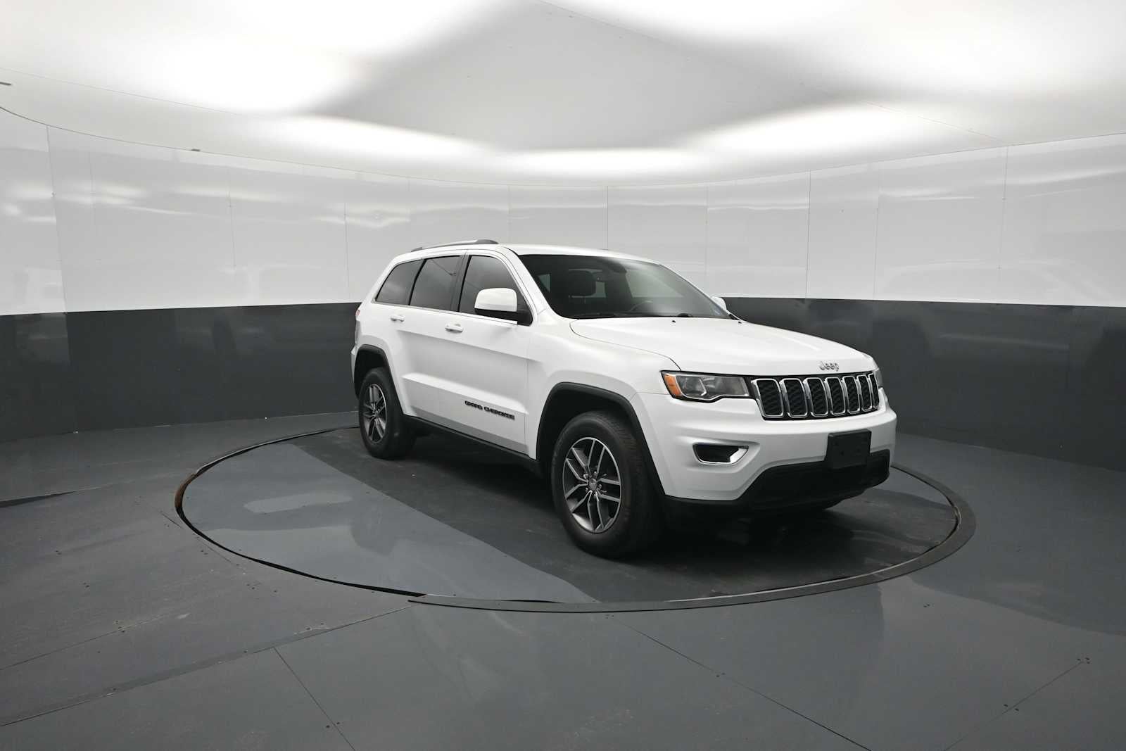 2018 Jeep Grand Cherokee Laredo E