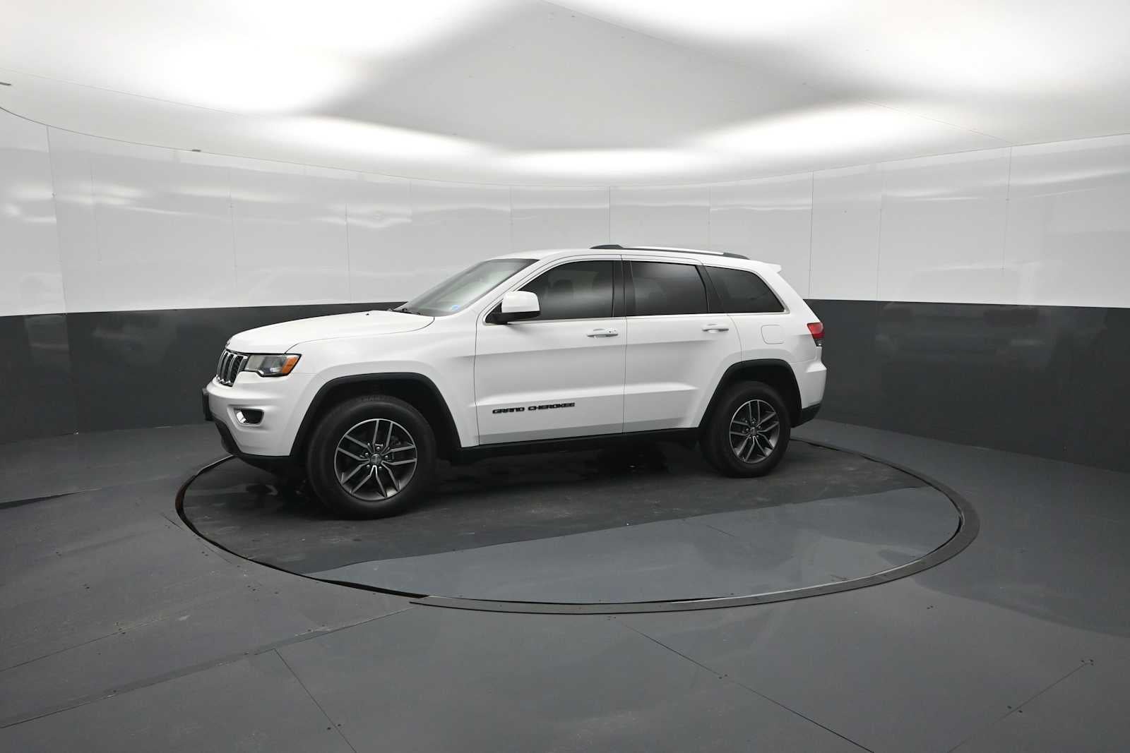 2018 Jeep Grand Cherokee Laredo E