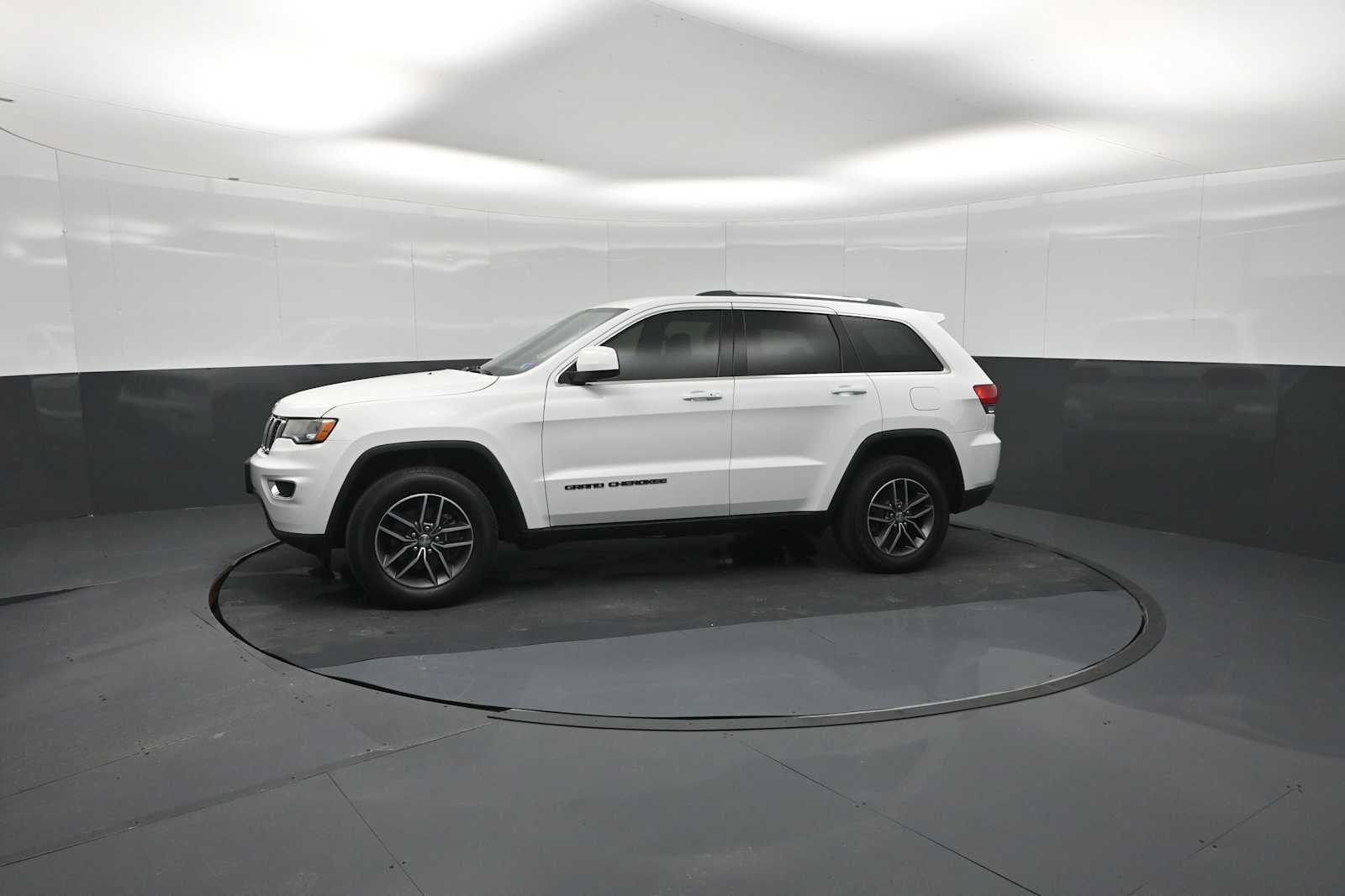 2018 Jeep Grand Cherokee Laredo E