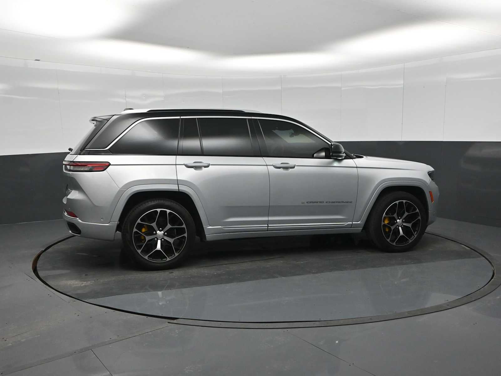 2022 Jeep Grand Cherokee Summit Reserve