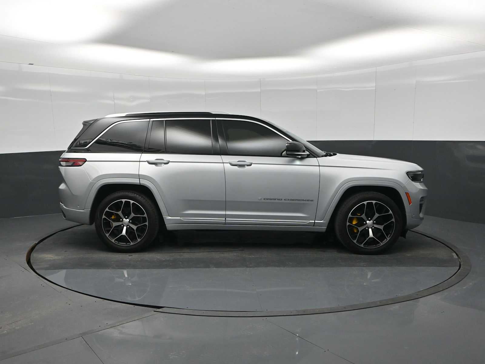 2022 Jeep Grand Cherokee Summit Reserve
