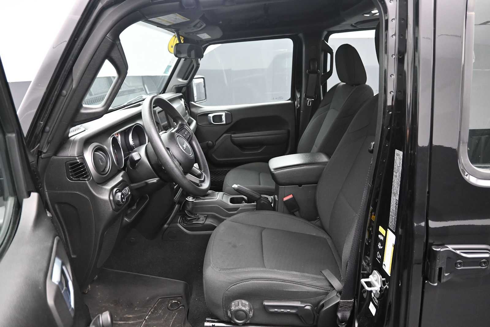 2022 Jeep Gladiator Sport