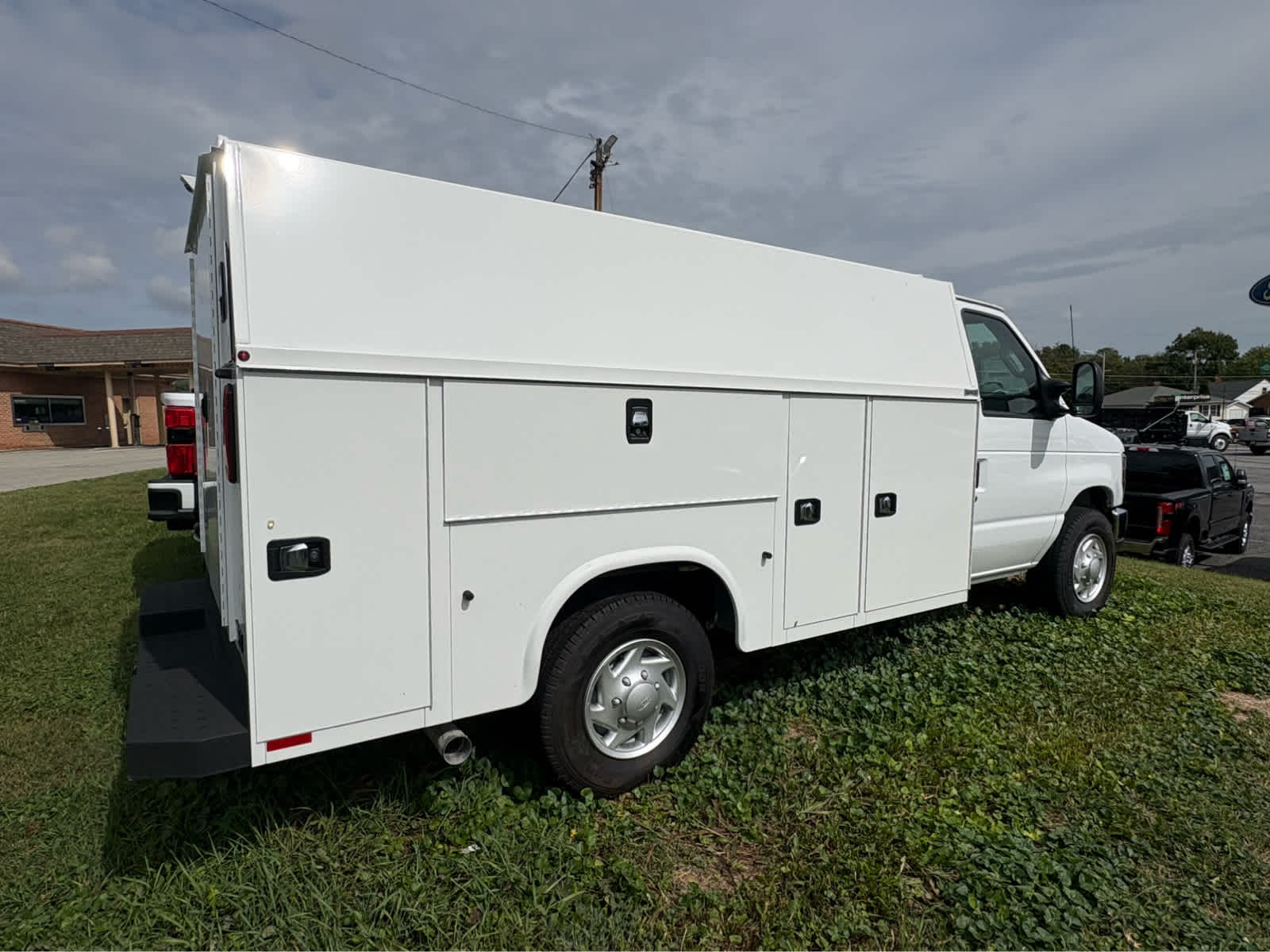 2026 Ford E-Series Cutaway E-350 SRW