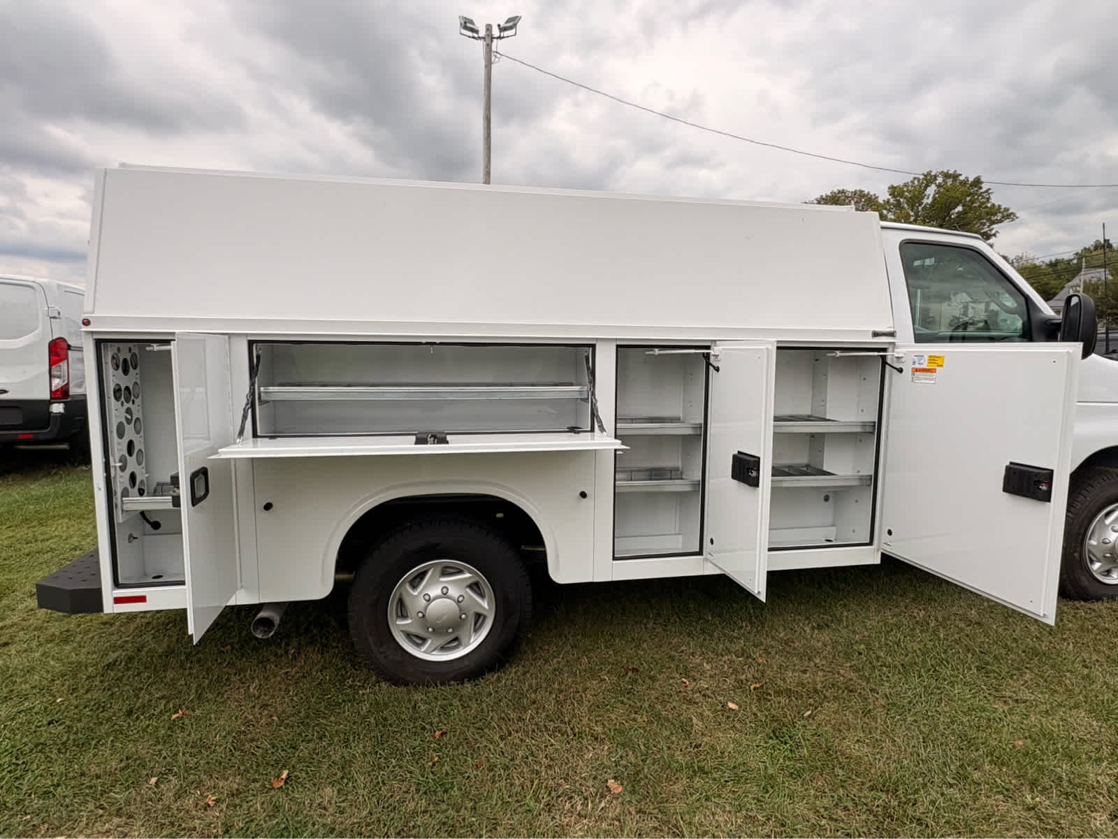 2026 Ford E-Series Cutaway E-350 SRW