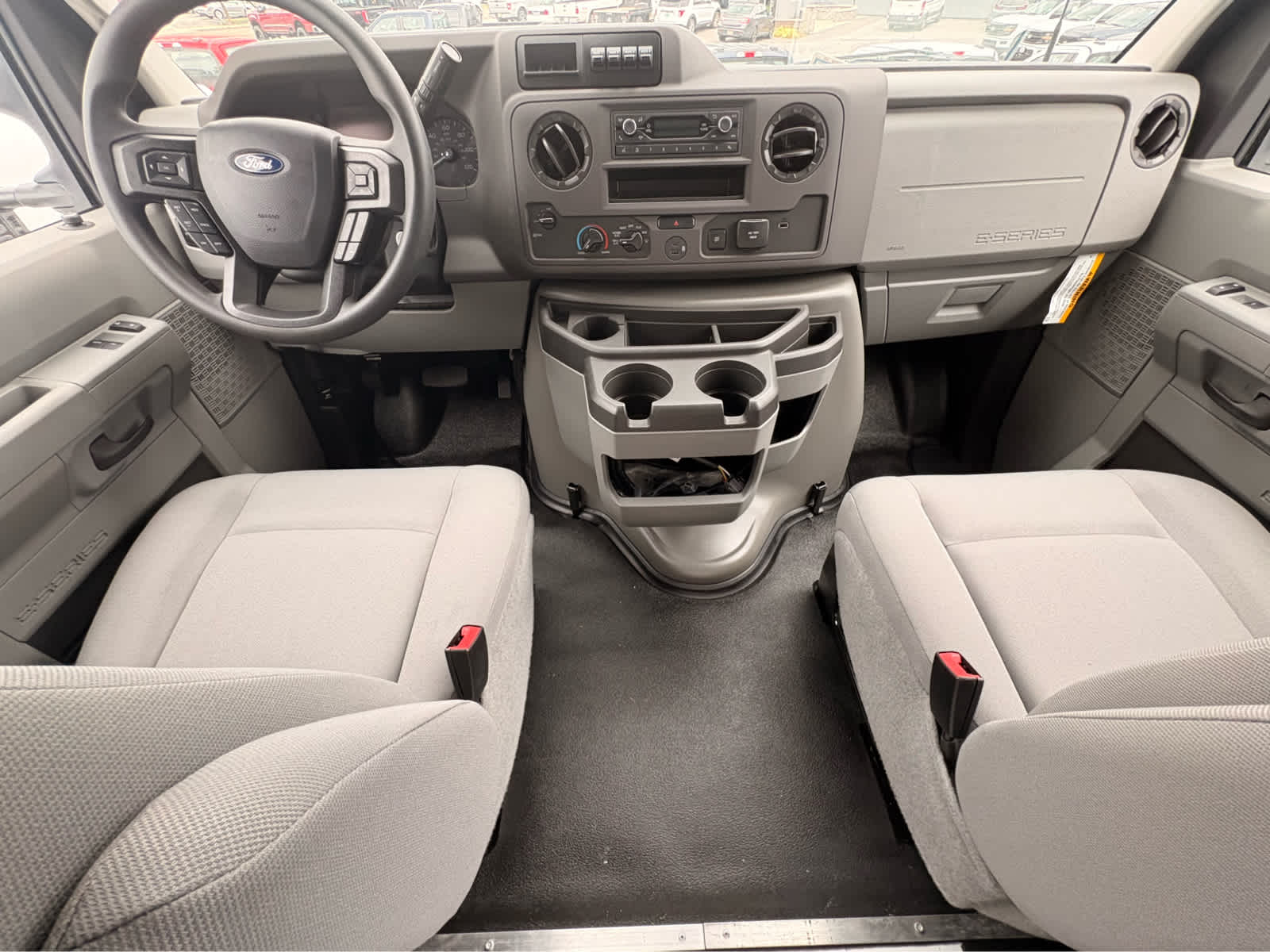 2026 Ford E-Series Cutaway E-350 SRW