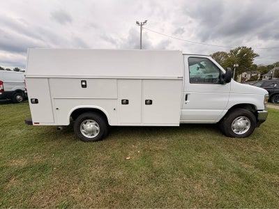 2026 Ford E-Series Cutaway E-350 SRW
