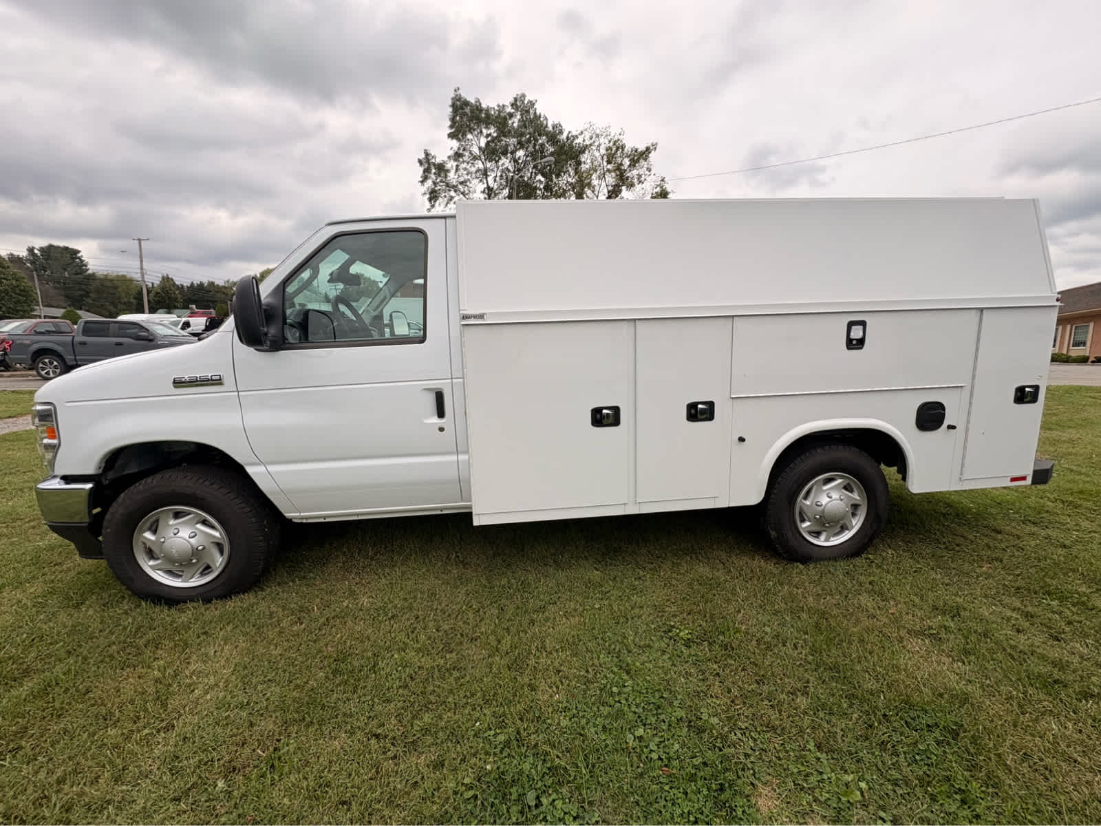 2026 Ford E-Series Cutaway E-350 SRW