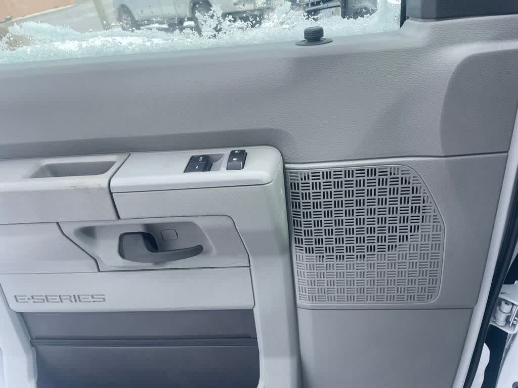 2024 Ford E-Series Cutaway E-450 DRW