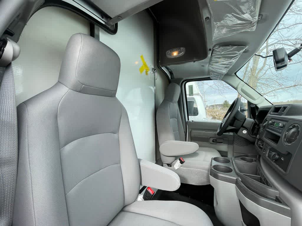 2024 Ford E-Series Cutaway E-450 DRW