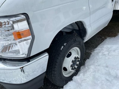 2024 Ford E-Series Cutaway E-450 DRW