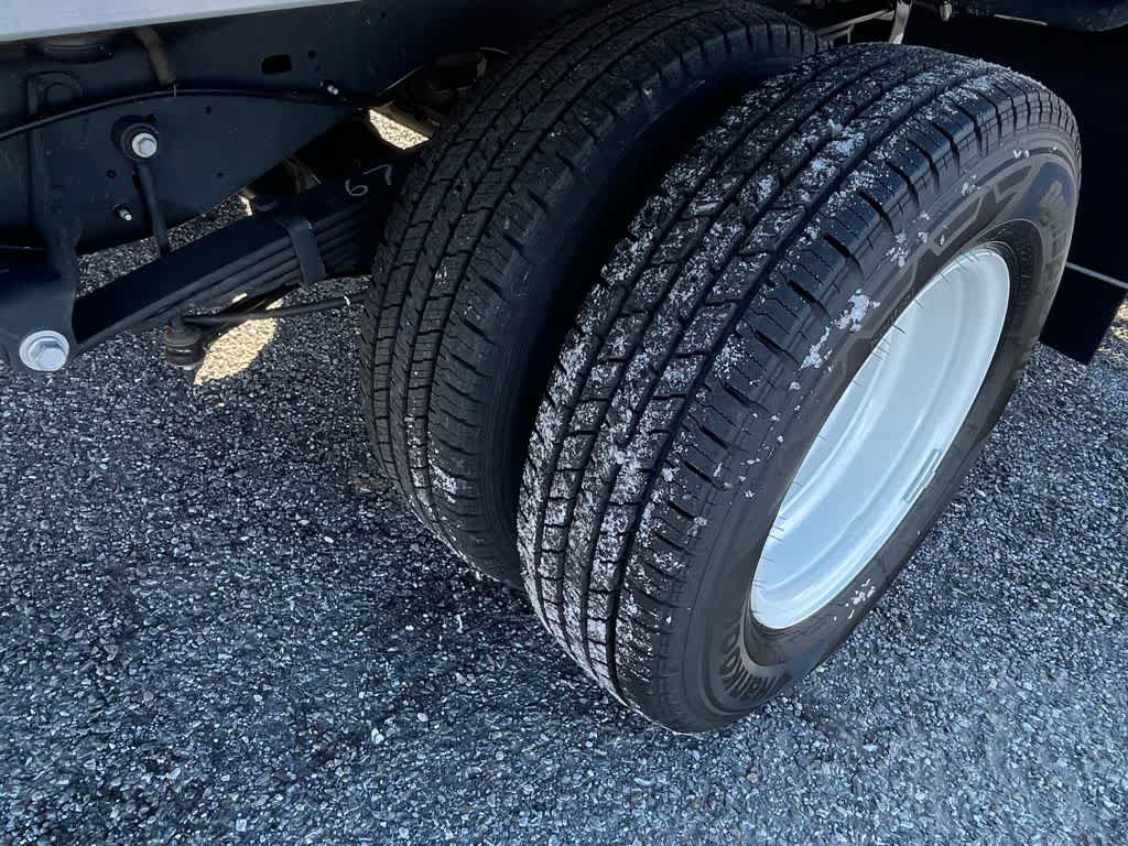 2024 Ford E-Series Cutaway E-450 DRW