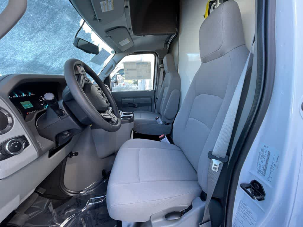2024 Ford E-Series Cutaway E-450 DRW