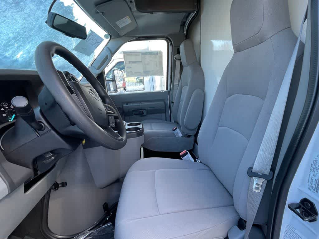 2024 Ford E-Series Cutaway E-450 DRW