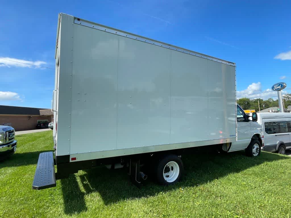 2024 Ford E-Series Cutaway E-450 DRW