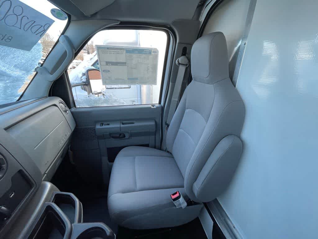 2024 Ford E-Series Cutaway E-450 DRW