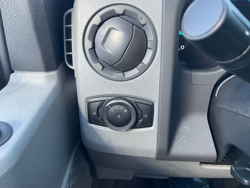 2024 Ford E-Series Cutaway E-450 DRW