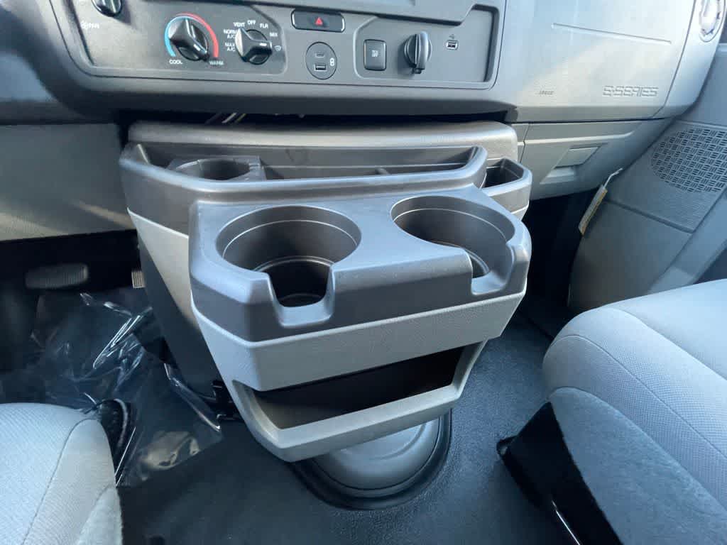 2024 Ford E-Series Cutaway E-450 DRW