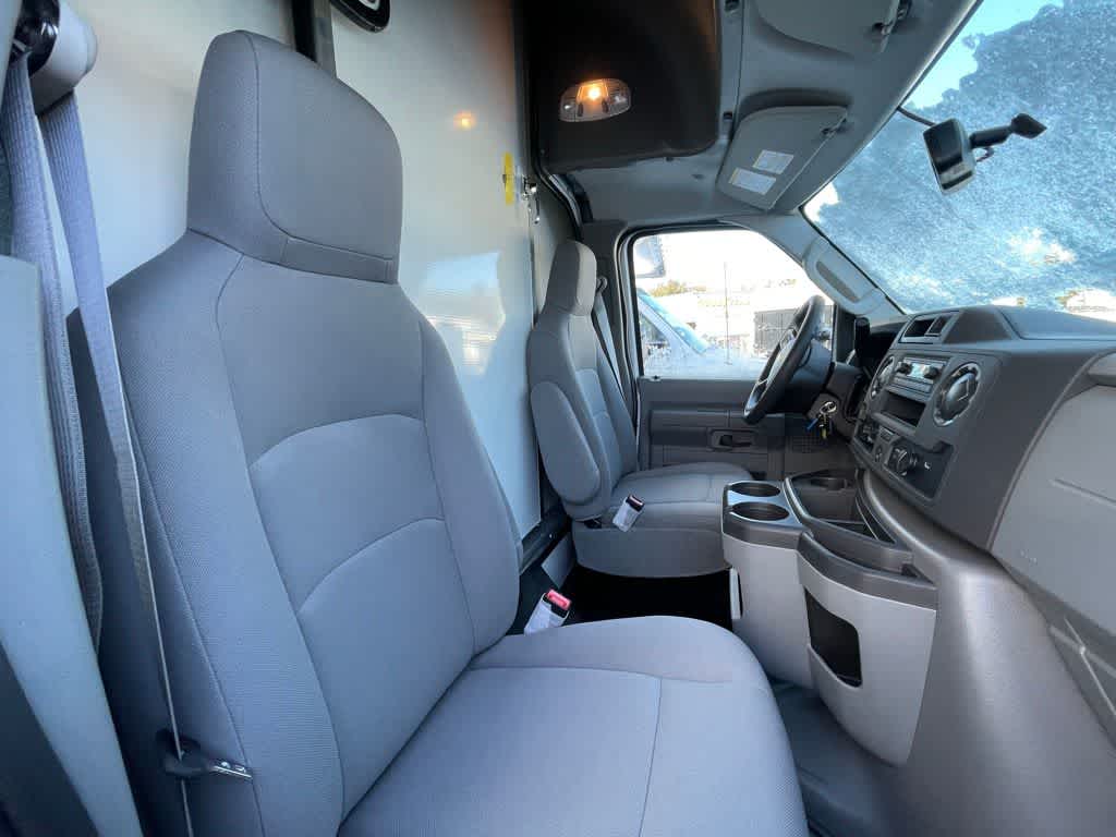 2024 Ford E-Series Cutaway E-450 DRW