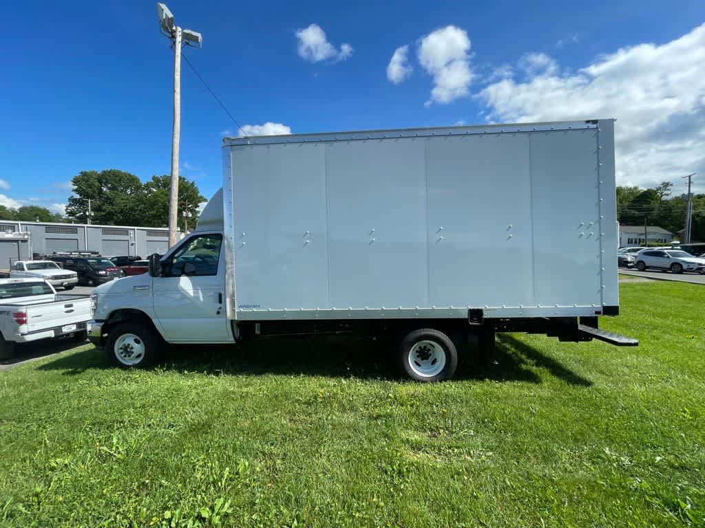 2024 Ford E-Series Cutaway E-450 DRW