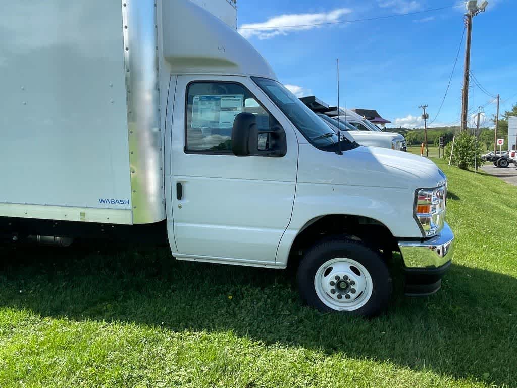 2024 Ford E-Series Cutaway E-450 DRW