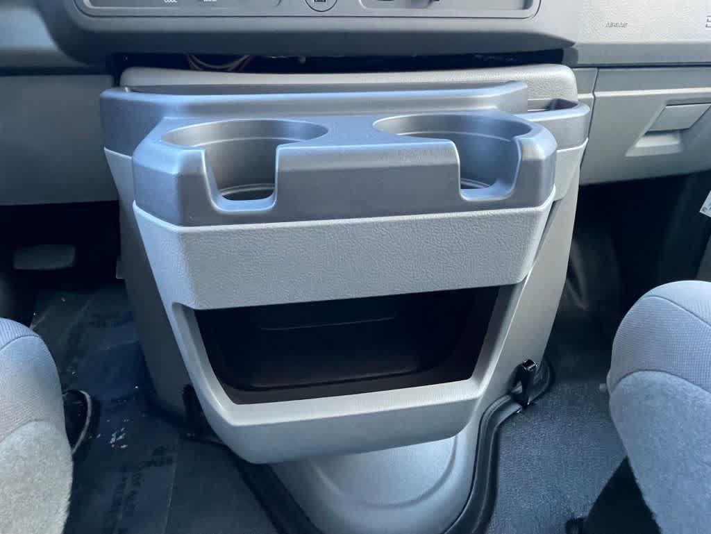 2024 Ford E-Series Cutaway E-450 DRW