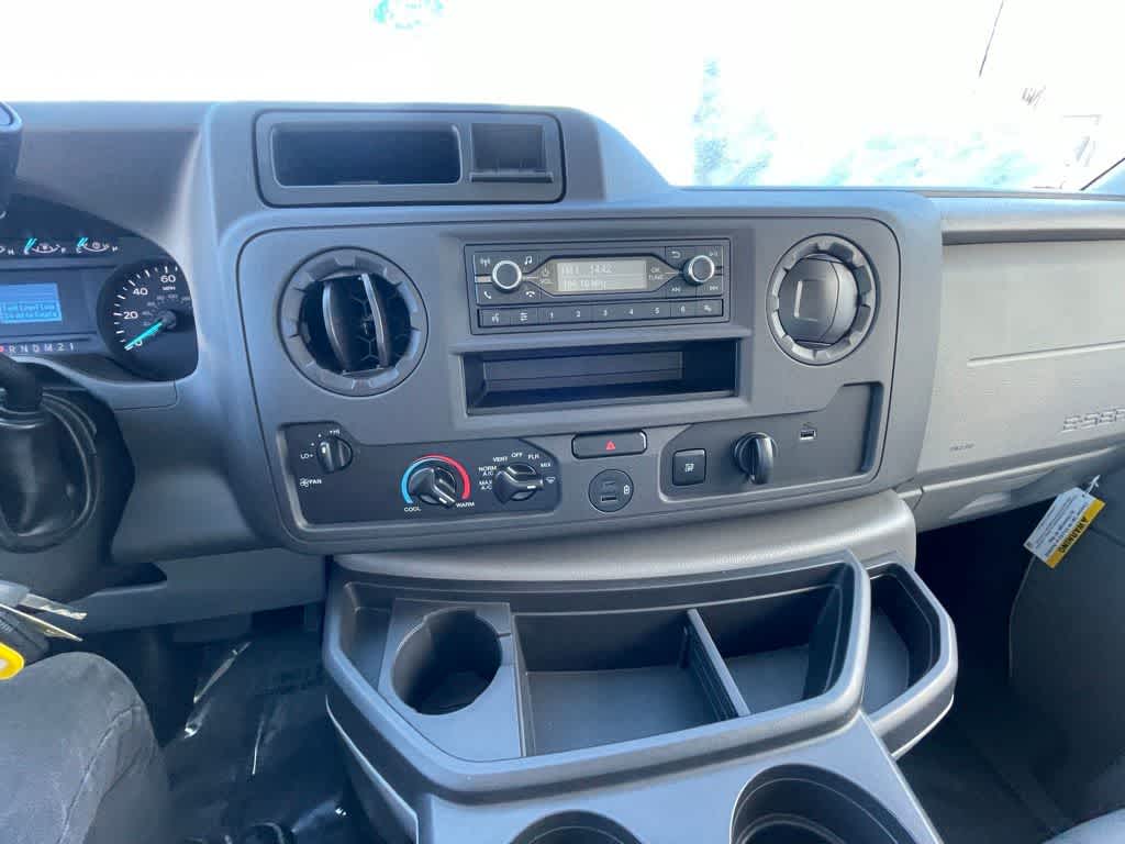 2024 Ford E-Series Cutaway E-450 DRW