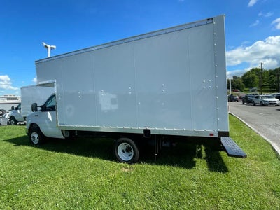 2024 Ford E-Series Cutaway E-450 DRW