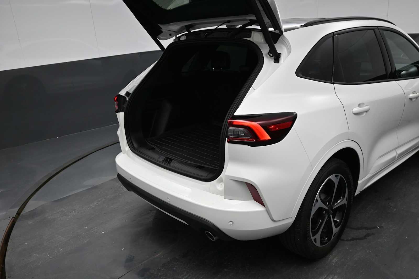 2025 Ford Escape ST-Line Elite
