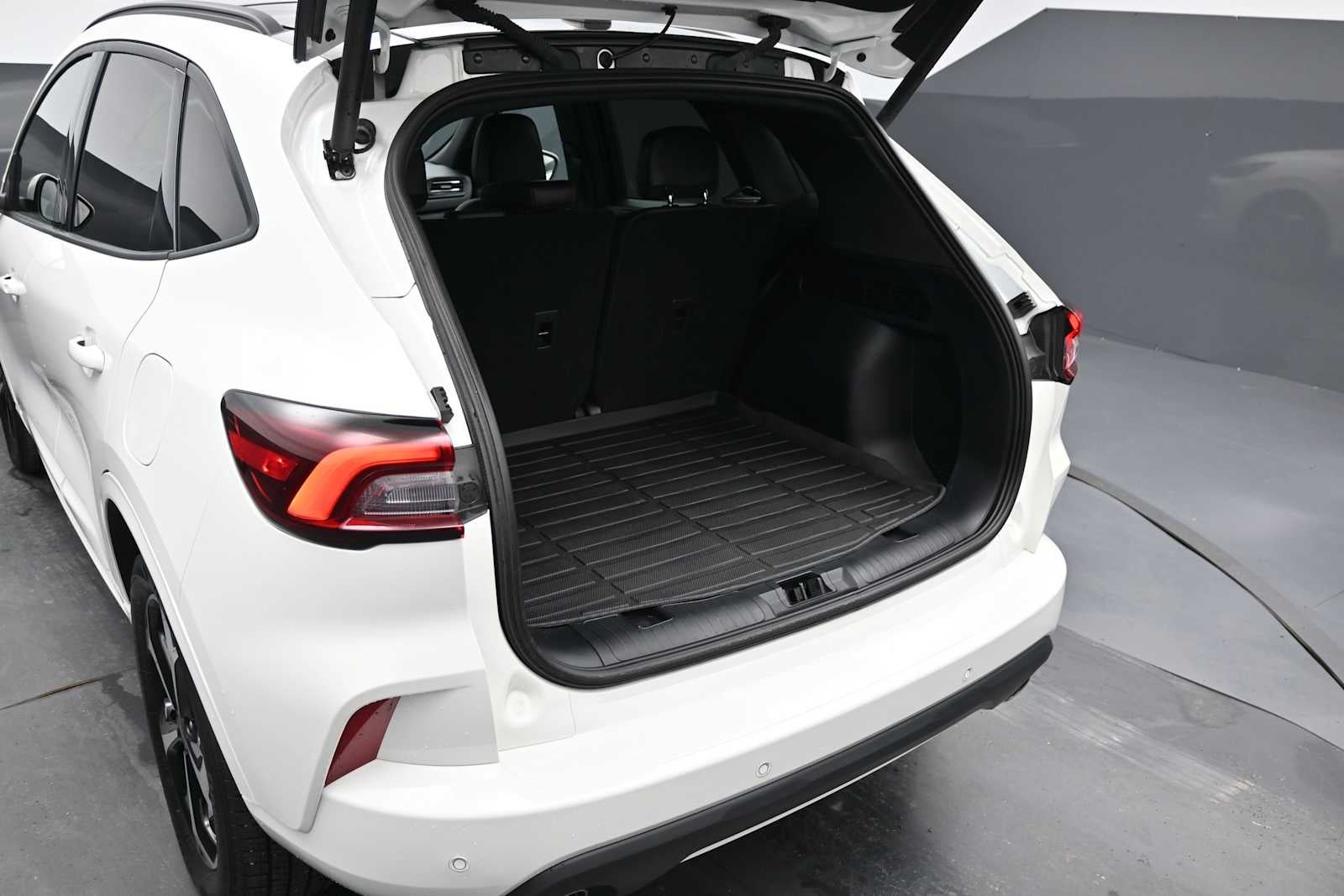 2025 Ford Escape ST-Line Elite
