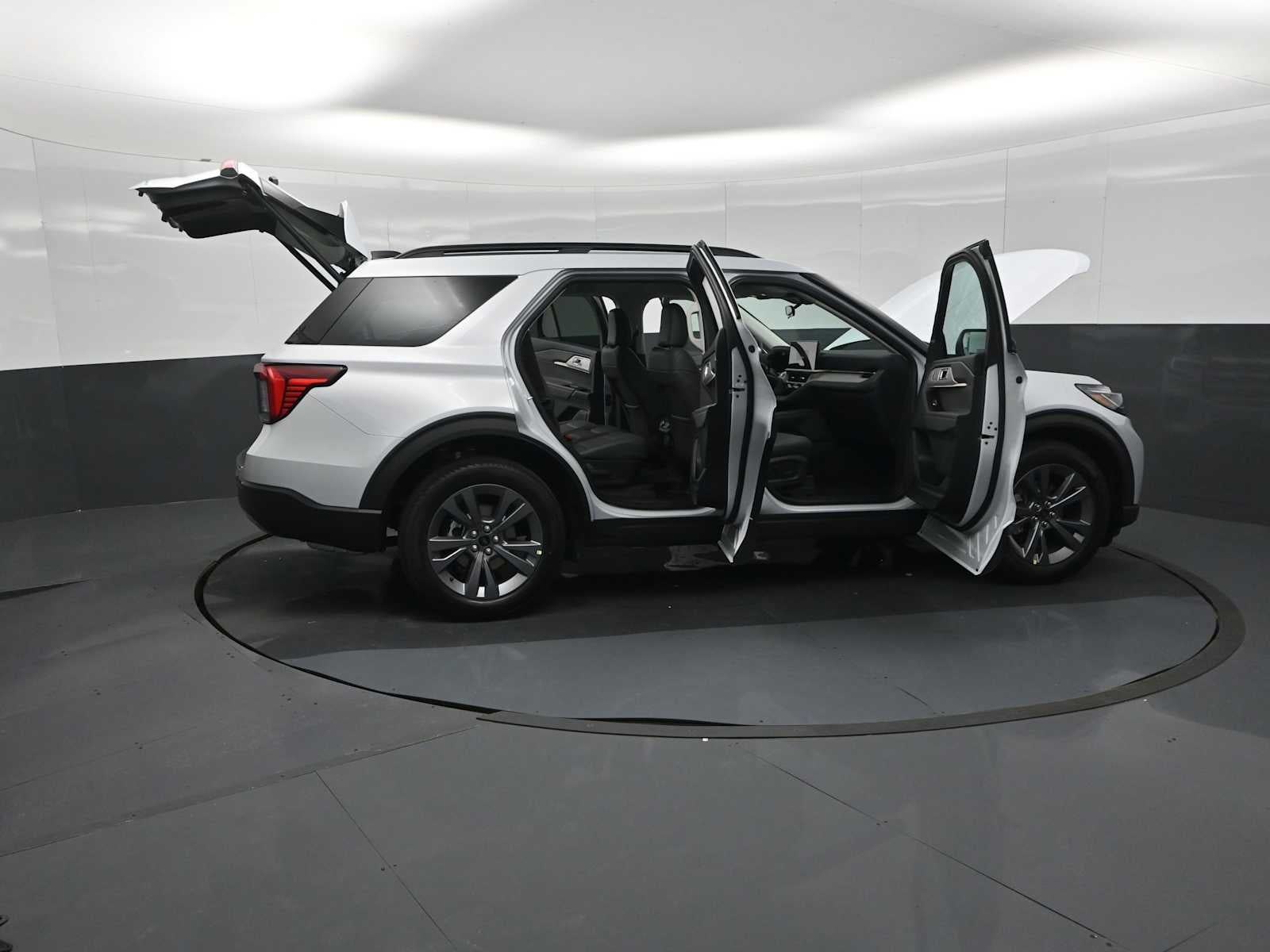 2026 Ford Explorer Active w/200A Pkg