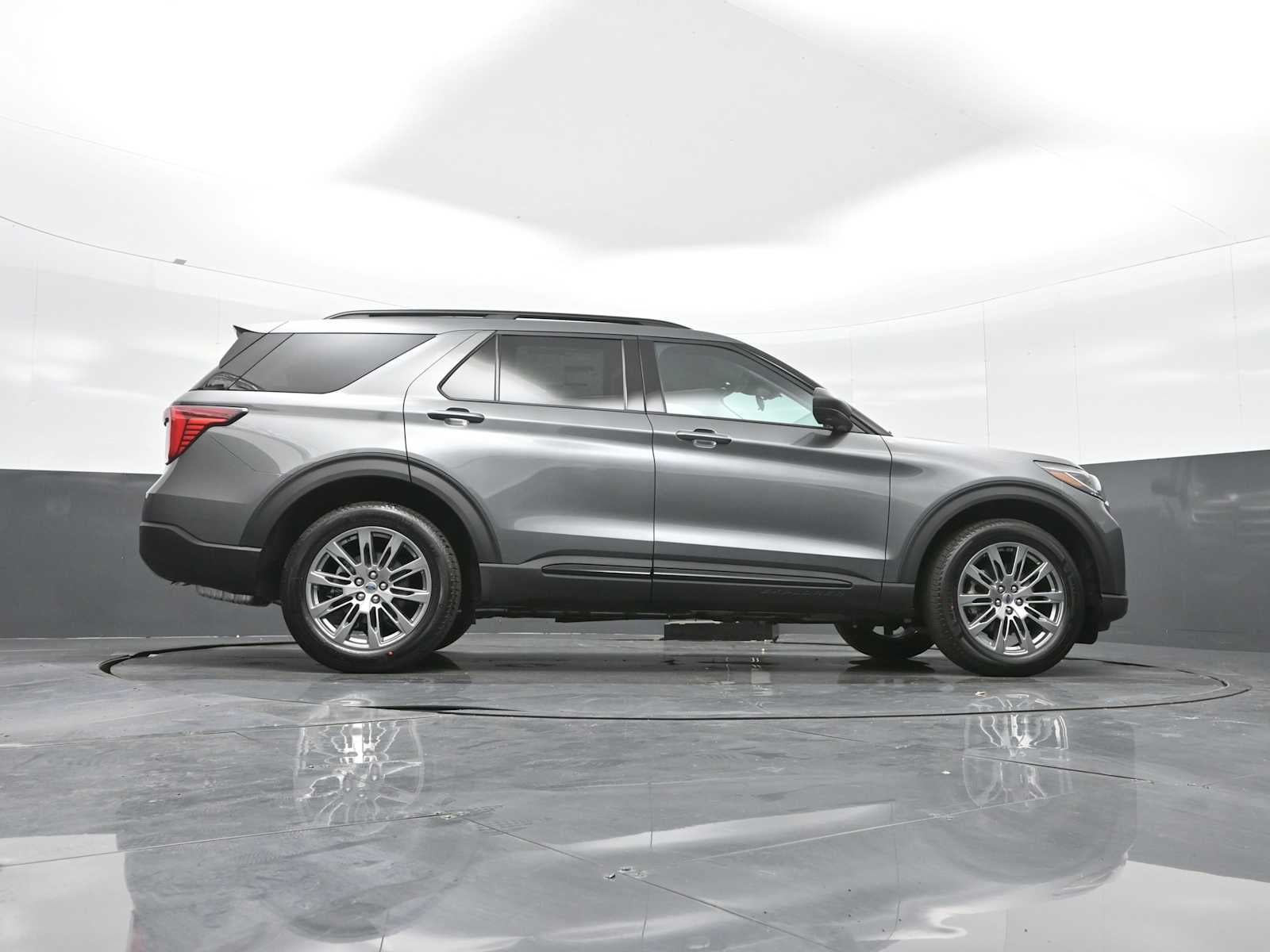 2026 Ford Explorer Active w/100A Pkg