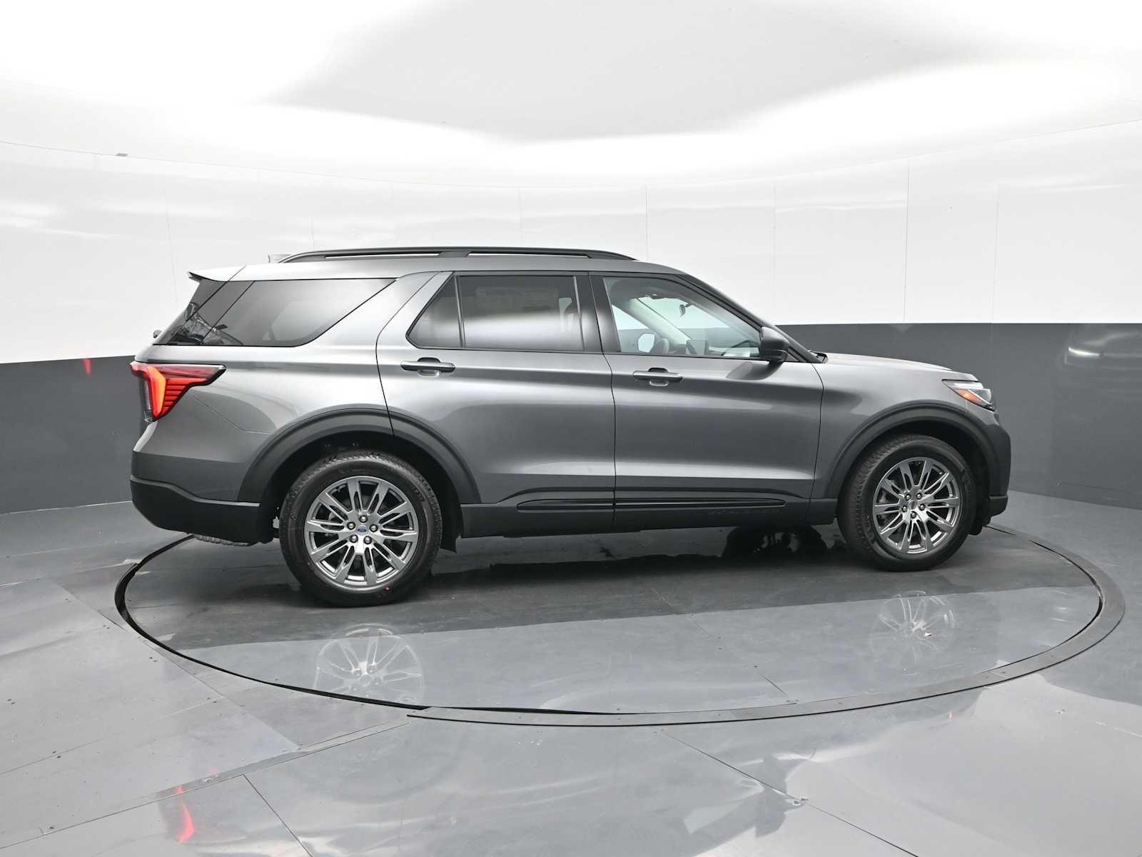 2026 Ford Explorer Active w/100A Pkg