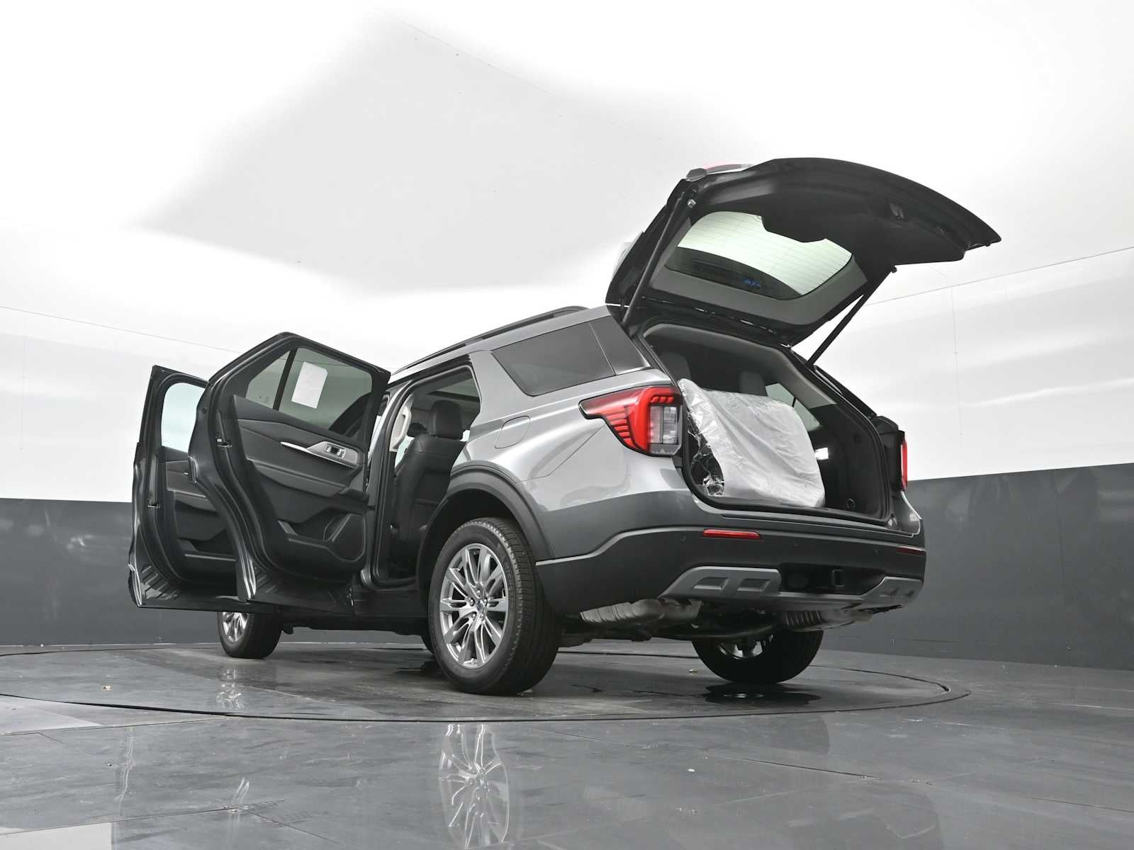 2026 Ford Explorer Active w/100A Pkg