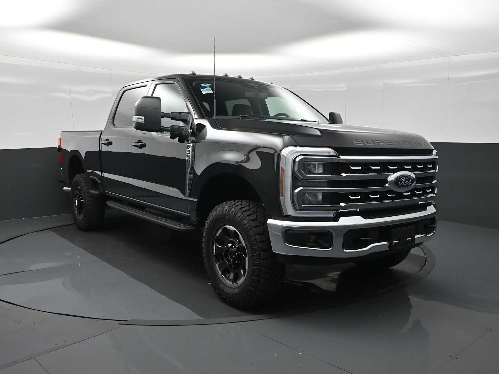 2026 Ford Super Duty F-350 SRW XLT